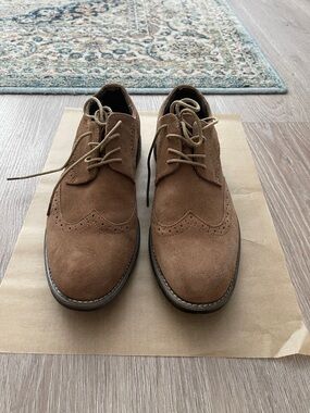 Men's Tan Suede Wingtip Derby Shoes